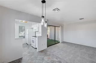 Photo #6: 2588341 Listing