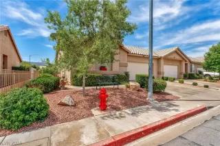 Photo #1: 2588376 Listing 