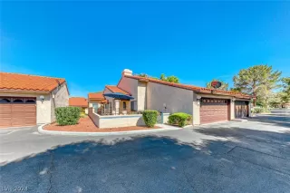 Photo #1: 2588386 Listing