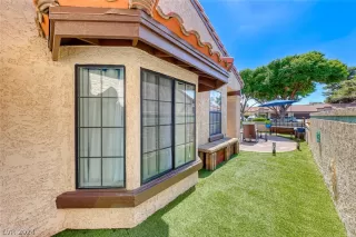 Photo #3: 2588386 Listing