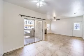 Photo #5: 2588394 Listing