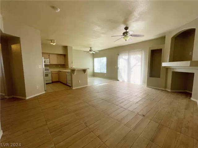 MLS: 2588395 Condo For Sale