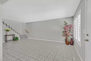 Photo #2: 2588401 Listing