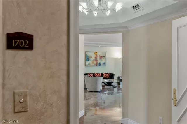 MLS: 2588418 Condo For Sale