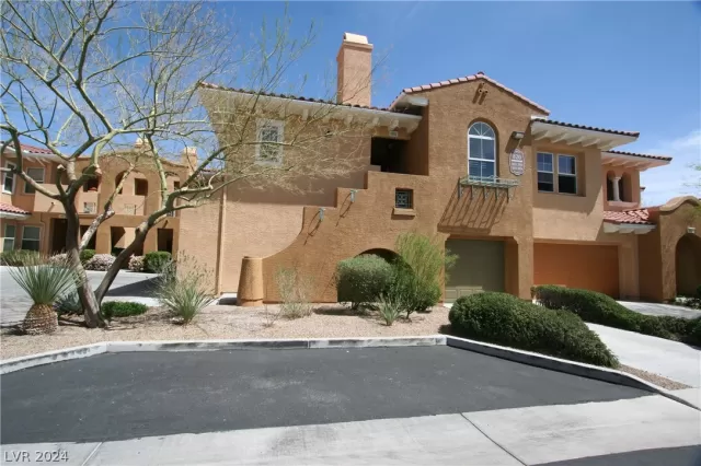 MLS: 2588441 Condo For Sale