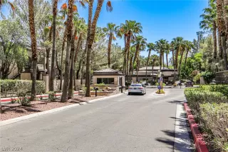 Photo #3: 2588472 Listing