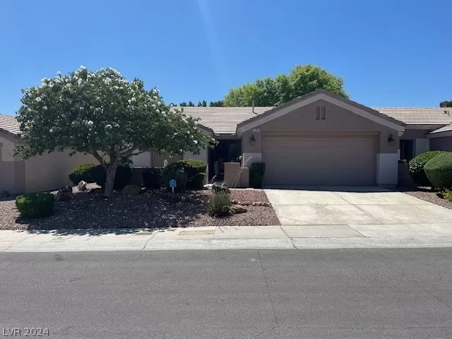 MLS: 2588474 Condo For Sale