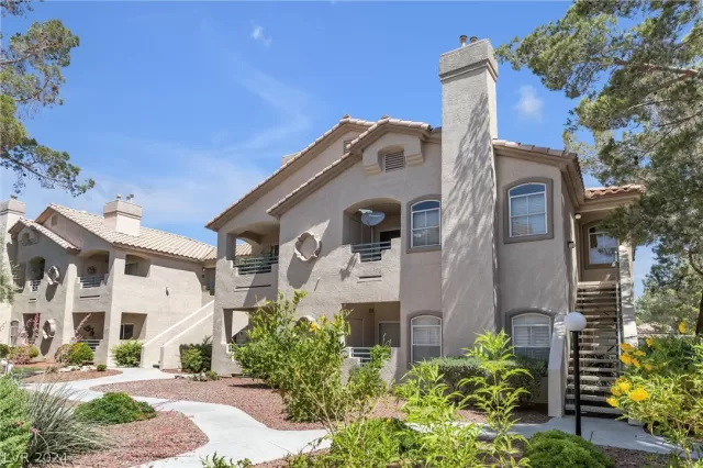 MLS: 2588484 Condo For Sale