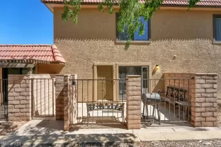 Photo #2: 2588500 Listing