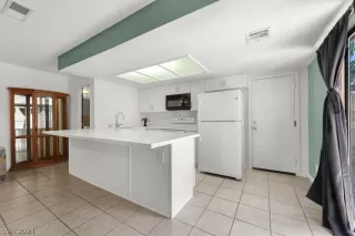 Photo #6: 2588500 Listing