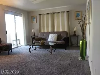 Photo #1: 2588514 Listing