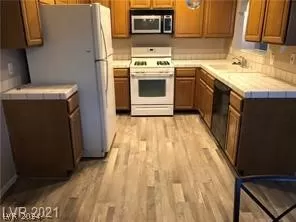 MLS: 2588533 Condo For Sale