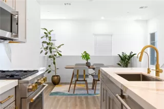 Photo #1: 2588549 Listing