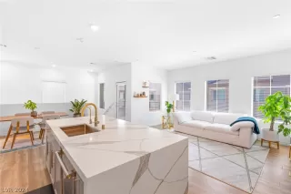 Photo #3: 2588549 Listing