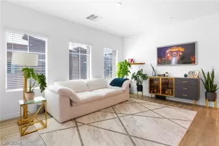 Photo #6: 2588549 Listing