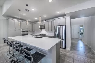 Photo #2: 2588567 Listing 