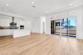 Photo #6: 2588591 Listing