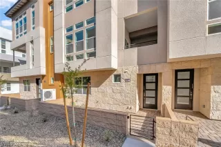 Photo #3: 2588604 Listing