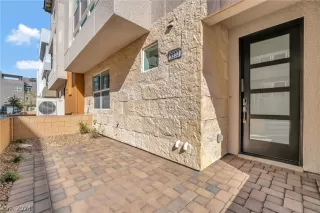 Photo #5: 2588604 Listing