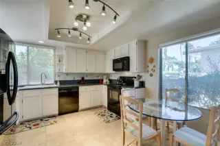 Photo #2: 2588605 Listing 