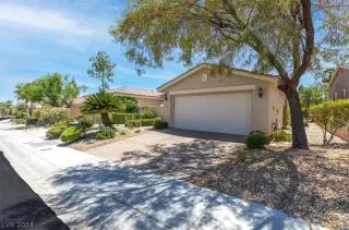 Photo #3: 2588617 Listing