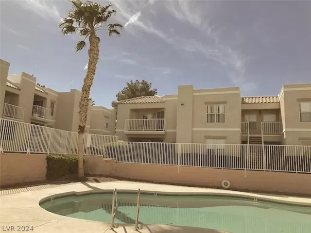 MLS: 2588644 Condo For Sale