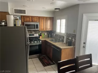 Photo #4: 2588655 Listing 