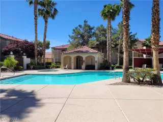 Photo #2: 2588657 Listing 