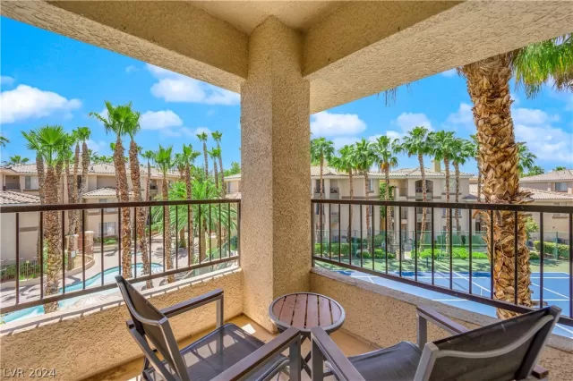 MLS: 2588659 Condo For Sale