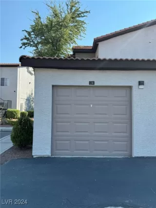 Photo #5: 2588672 Listing