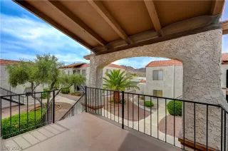 Photo #3: 2588679 Listing