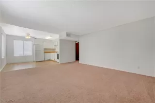 Photo #6: 2588679 Listing