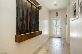 Photo #3: 2588731 Listing