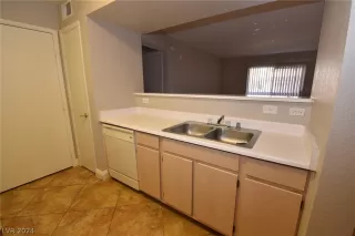 Photo #1: 2588736 Listing 