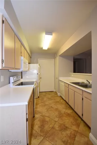 Photo #2: 2588736 Listing 