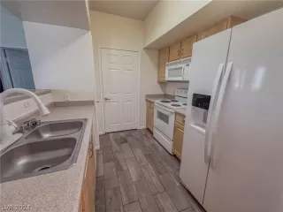 Photo #4: 2588740 Listing 