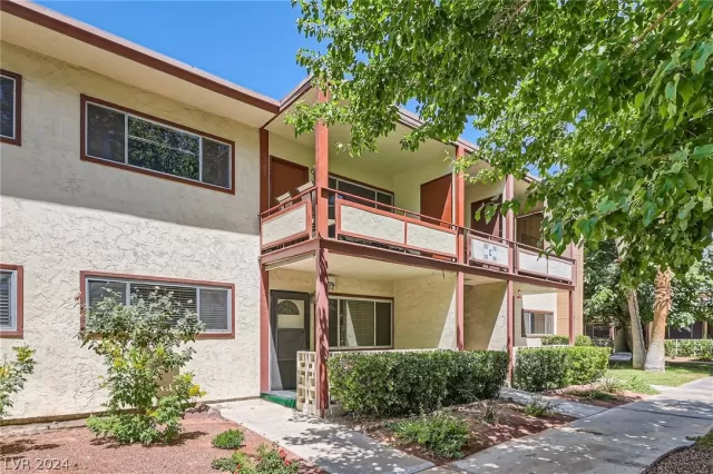 MLS: 2588741 Condo For Sale