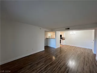 Photo #5: 2588743 Listing 