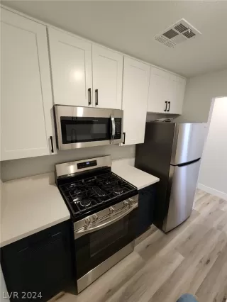 Photo #2: 2588790 Listing 