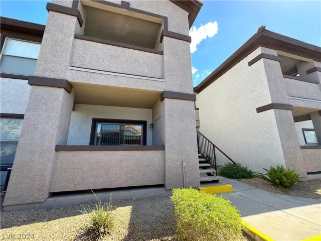MLS: 2588811 Condo For Sale