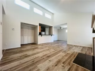 Photo #2: 2588828 Listing