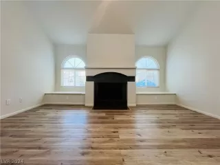 Photo #3: 2588828 Listing