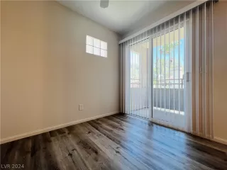 Photo #5: 2588828 Listing