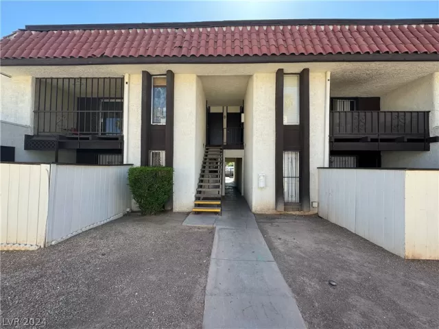 MLS: 2588834 Condo For Sale