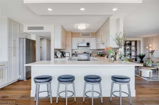 Photo #3: 2588855 Listing 