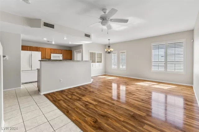 MLS: 2588858 Condo For Sale