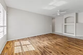 Photo #5: 2588858 Listing