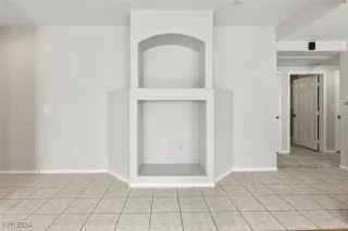 Photo #6: 2588858 Listing