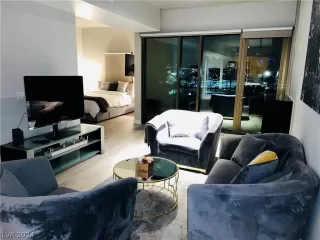 Photo #3: 2588866 Listing 