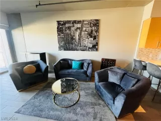 Photo #4: 2588866 Listing 